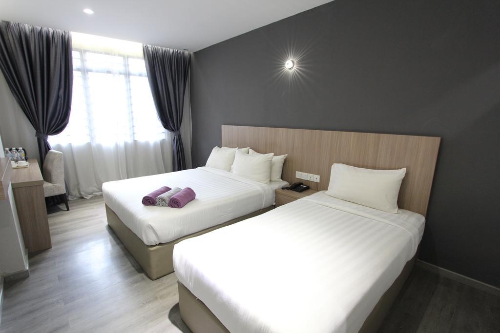 99 Hotel 3*